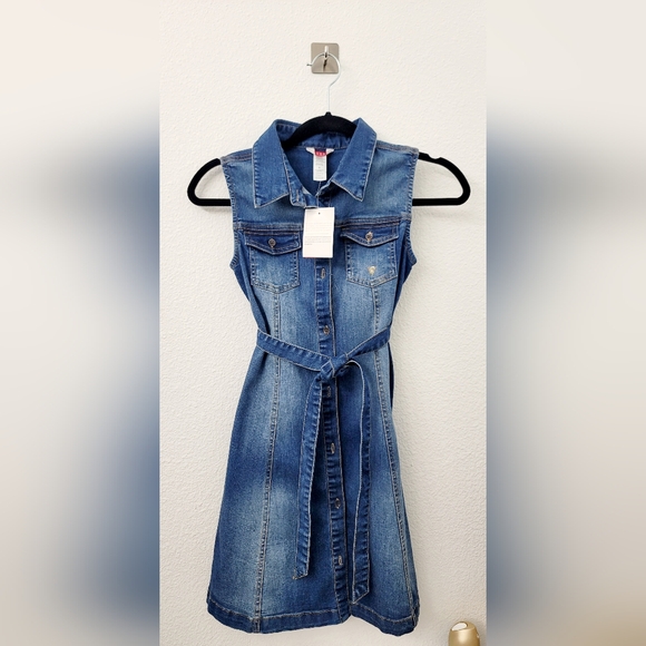 Guess Other - GUESS Sleeveless Denim Dress with Belt
